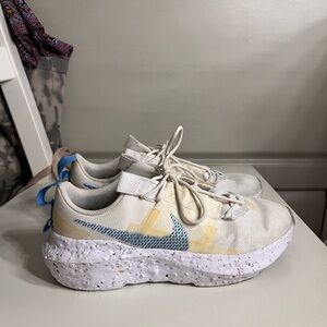 Nike running shoes women gently worn